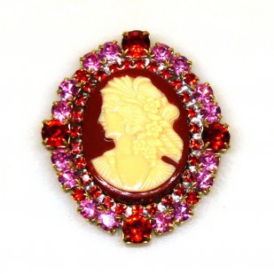 Cameo Brooch Red Pink*